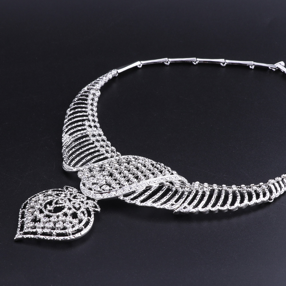Women's Silver Plated Crystal Ornamented Jewelry Set