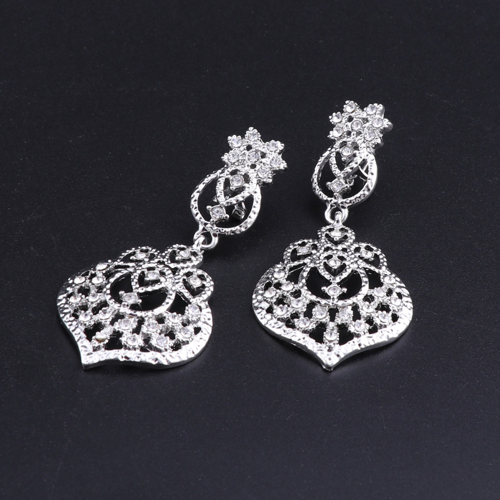 Women's Silver Plated Crystal Ornamented Jewelry Set